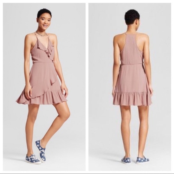 Mossimo Supply Co. Dresses & Skirts - Blush pink wrap dress🌲